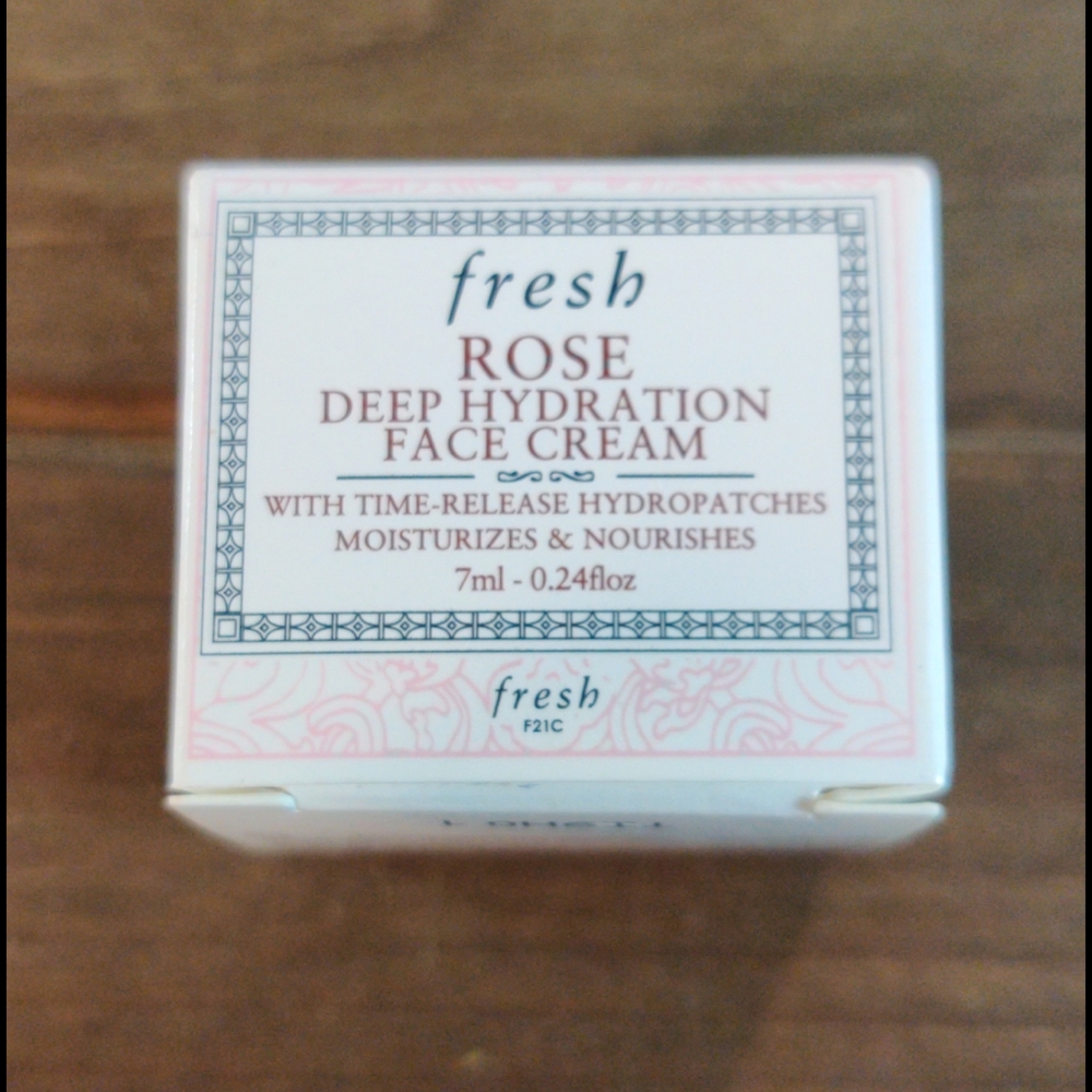 Fresh Rose Deep Hydration Face Cream DELUXE SAMPLE